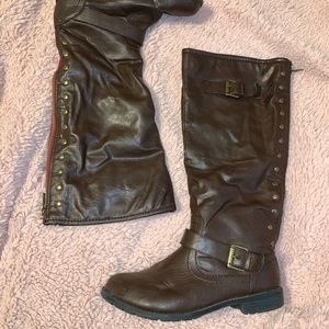 Size 9 Brown Tall Boots